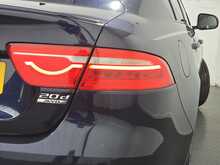 Jaguar XE d R-Sport 