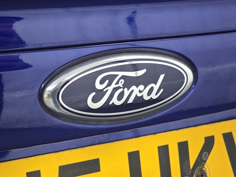 1.6 Titanium MPV 5dr Petrol Powershift Euro 5 (105 ps)