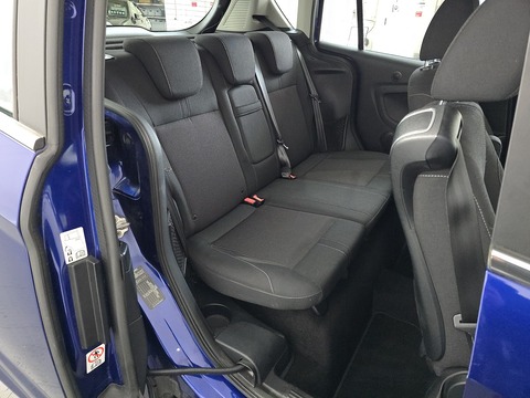 1.6 Titanium MPV 5dr Petrol Powershift Euro 5 (105 ps)