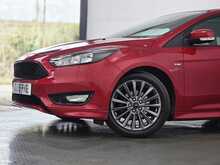 Ford Focus T EcoBoost ST-Line 