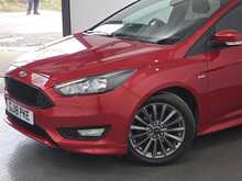 Ford Focus T EcoBoost ST-Line 