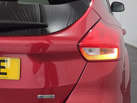 1.0T EcoBoost ST-Line Hatchback 5dr Petrol Manual Euro 6 (s/s) (140 ps)