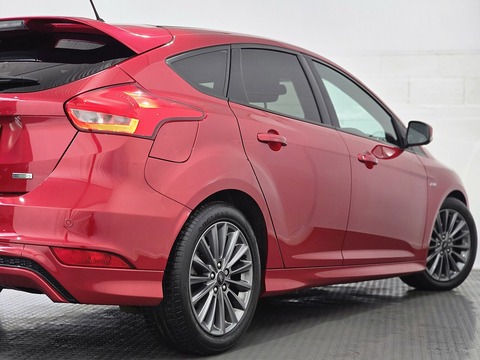 1.0T EcoBoost ST-Line Hatchback 5dr Petrol Manual Euro 6 (s/s) (140 ps)
