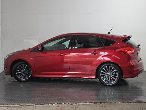 1.0T EcoBoost ST-Line Hatchback 5dr Petrol Manual Euro 6 (s/s) (140 ps)