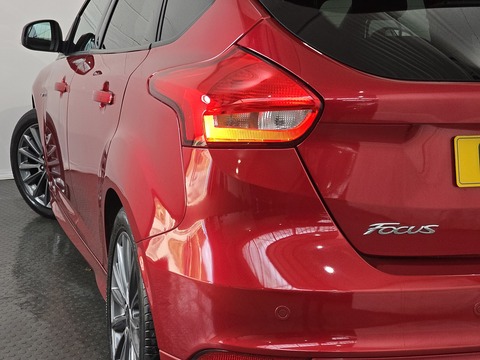 1.0T EcoBoost ST-Line Hatchback 5dr Petrol Manual Euro 6 (s/s) (140 ps)