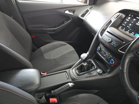 1.0T EcoBoost ST-Line Hatchback 5dr Petrol Manual Euro 6 (s/s) (140 ps)