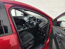 Ford Focus T EcoBoost ST-Line 
