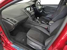Ford Focus T EcoBoost ST-Line 