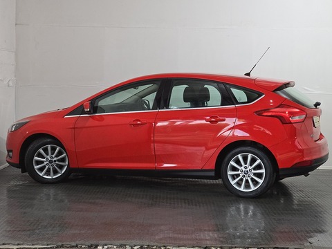 1.0T EcoBoost Titanium Hatchback 5dr Petrol Manual Euro 6 (s/s) (125 ps)