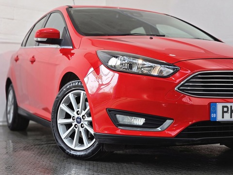 1.0T EcoBoost Titanium Hatchback 5dr Petrol Manual Euro 6 (s/s) (125 ps)