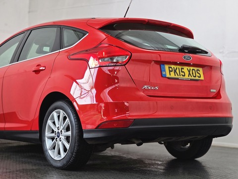 1.0T EcoBoost Titanium Hatchback 5dr Petrol Manual Euro 6 (s/s) (125 ps)