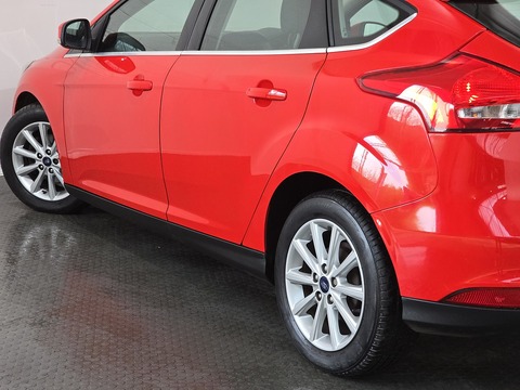 1.0T EcoBoost Titanium Hatchback 5dr Petrol Manual Euro 6 (s/s) (125 ps)