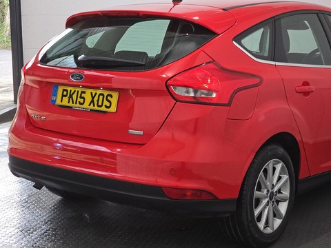1.0T EcoBoost Titanium Hatchback 5dr Petrol Manual Euro 6 (s/s) (125 ps)