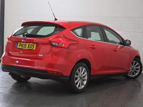 1.0T EcoBoost Titanium Hatchback 5dr Petrol Manual Euro 6 (s/s) (125 ps)
