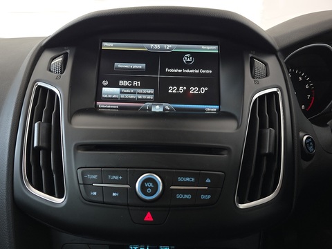 1.0T EcoBoost Titanium Hatchback 5dr Petrol Manual Euro 6 (s/s) (125 ps)
