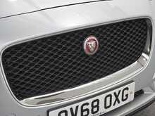Jaguar F-PACE D240 Portfolio 