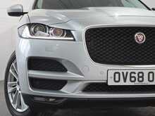 Jaguar F-PACE D240 Portfolio 