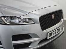 Jaguar F-PACE D240 Portfolio 