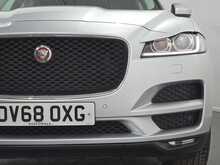 Jaguar F-PACE D240 Portfolio 