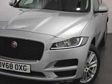 Jaguar F-PACE D240 Portfolio 