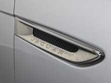 Jaguar F-PACE D240 Portfolio 