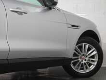 Jaguar F-PACE D240 Portfolio 