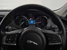 Jaguar F-PACE D240 Portfolio 