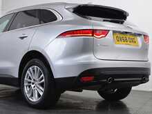 Jaguar F-PACE D240 Portfolio 