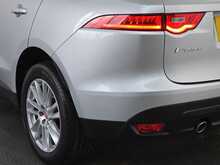 Jaguar F-PACE D240 Portfolio 