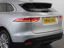 Jaguar F-PACE D240 Portfolio 