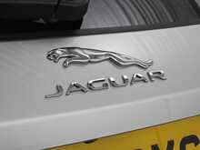 Jaguar F-PACE D240 Portfolio 