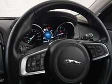 Jaguar F-PACE D240 Portfolio 