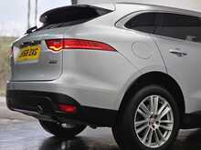 Jaguar F-PACE D240 Portfolio 