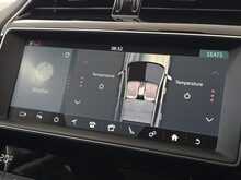 Jaguar F-PACE D240 Portfolio 