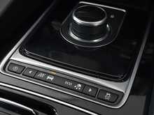 Jaguar F-PACE D240 Portfolio 