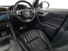 Jaguar F-PACE D240 Portfolio 