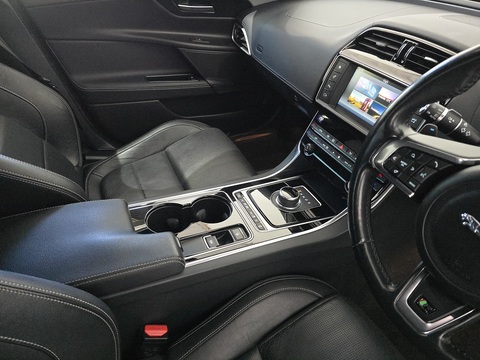 2.0d R-Sport Saloon 4dr Diesel Auto Euro 6 (s/s) (180 ps)