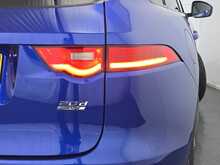 Jaguar F-PACE D180 R-Sport 