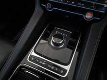 Jaguar F-PACE D180 R-Sport 