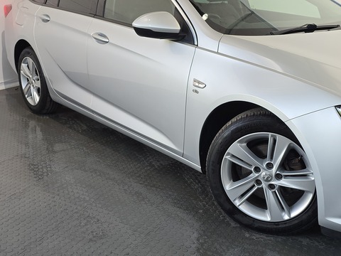 1.6 Turbo D ecoTEC BlueInjection Elite Nav Sports Tourer 5dr Diesel Manual Euro 6 (s/s) (110 ps)