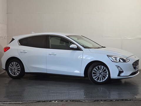 1.0T EcoBoost Titanium Hatchback 5dr Petrol Manual Euro 6 (s/s) (125 ps)