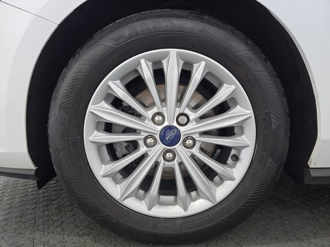 1.0T EcoBoost Titanium Hatchback 5dr Petrol Manual Euro 6 (s/s) (125 ps)