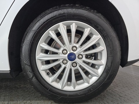 1.0T EcoBoost Titanium Hatchback 5dr Petrol Manual Euro 6 (s/s) (125 ps)