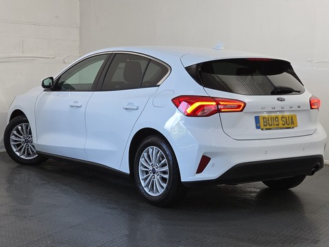 1.0T EcoBoost Titanium Hatchback 5dr Petrol Manual Euro 6 (s/s) (125 ps)