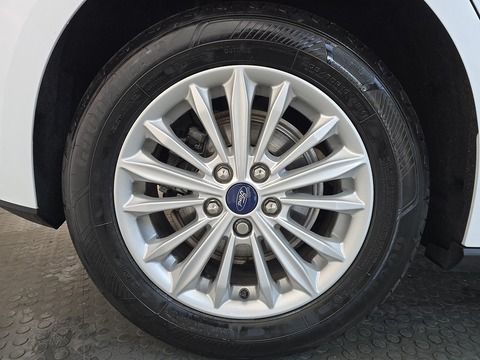 1.0T EcoBoost Titanium Hatchback 5dr Petrol Manual Euro 6 (s/s) (125 ps)