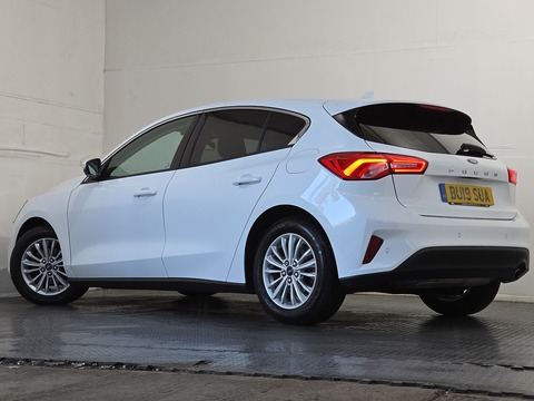 1.0T EcoBoost Titanium Hatchback 5dr Petrol Manual Euro 6 (s/s) (125 ps)