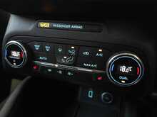Ford Focus T EcoBoost Titanium 