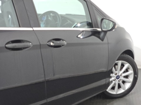1.6 Titanium MPV 5dr Petrol Powershift Euro 5 (105 ps)