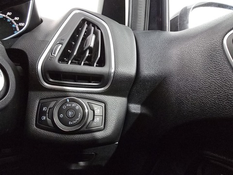 1.6 Titanium MPV 5dr Petrol Powershift Euro 5 (105 ps)