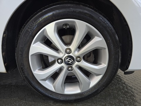 1.2 Premium SE Hatchback 5dr Petrol Manual Euro 6 (87 ps)
